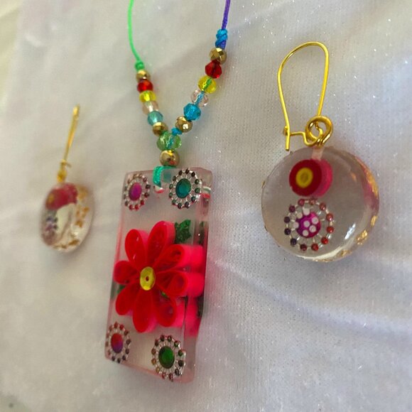 Quilling Love Rainbow Flowers Set - Picture 1 of 6